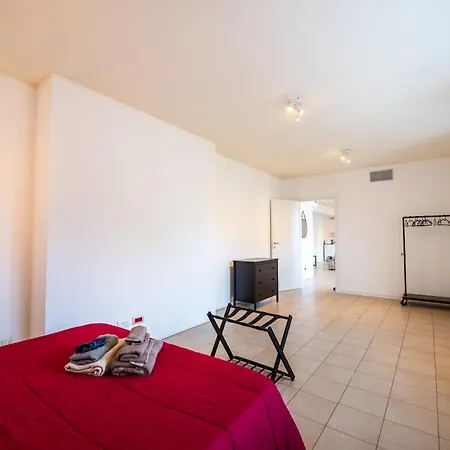 Lofta59 L Stazione A 2 Minuti L Centro A Piedi L Con Cucina L Parcheggi & Wifi Ultra * Parma