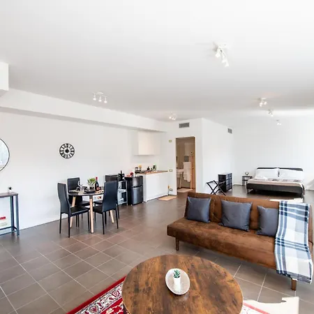 Lofta59 L Stazione A 2 Minuti L Centro A Piedi L Con Cucina L Parcheggi & Wifi Ultra * Parma