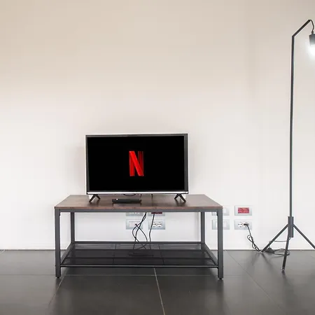 Stazione & Centro L Loft Moderni Con Wifi Ultraveloce Parma