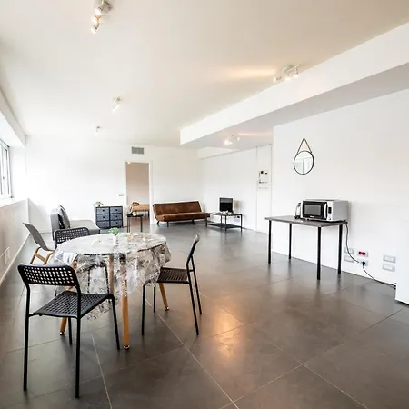 Loft Smart Parma L Wi-Fi Fibra, Indipendente, Perfetto Per Business E Coppie Apartman