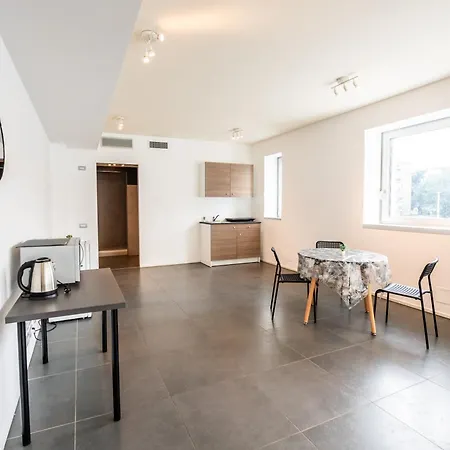 Loft Smart Parma L Wi-Fi Fibra, Indipendente, Perfetto Per Business E Coppie Apartman