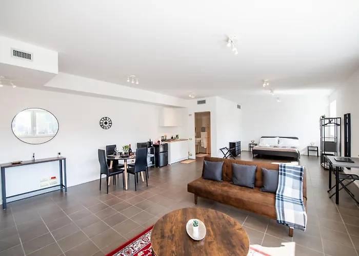 Loft Smart L Wi-fi Fibra, Indipendente, Perfetto Per Business E Coppie * Parma